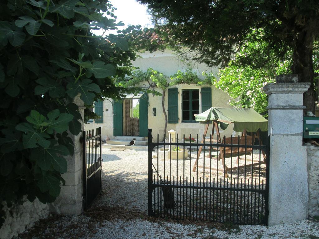 Le Petit Lavoir Saint-Paul-Lizonne Buitenkant foto
